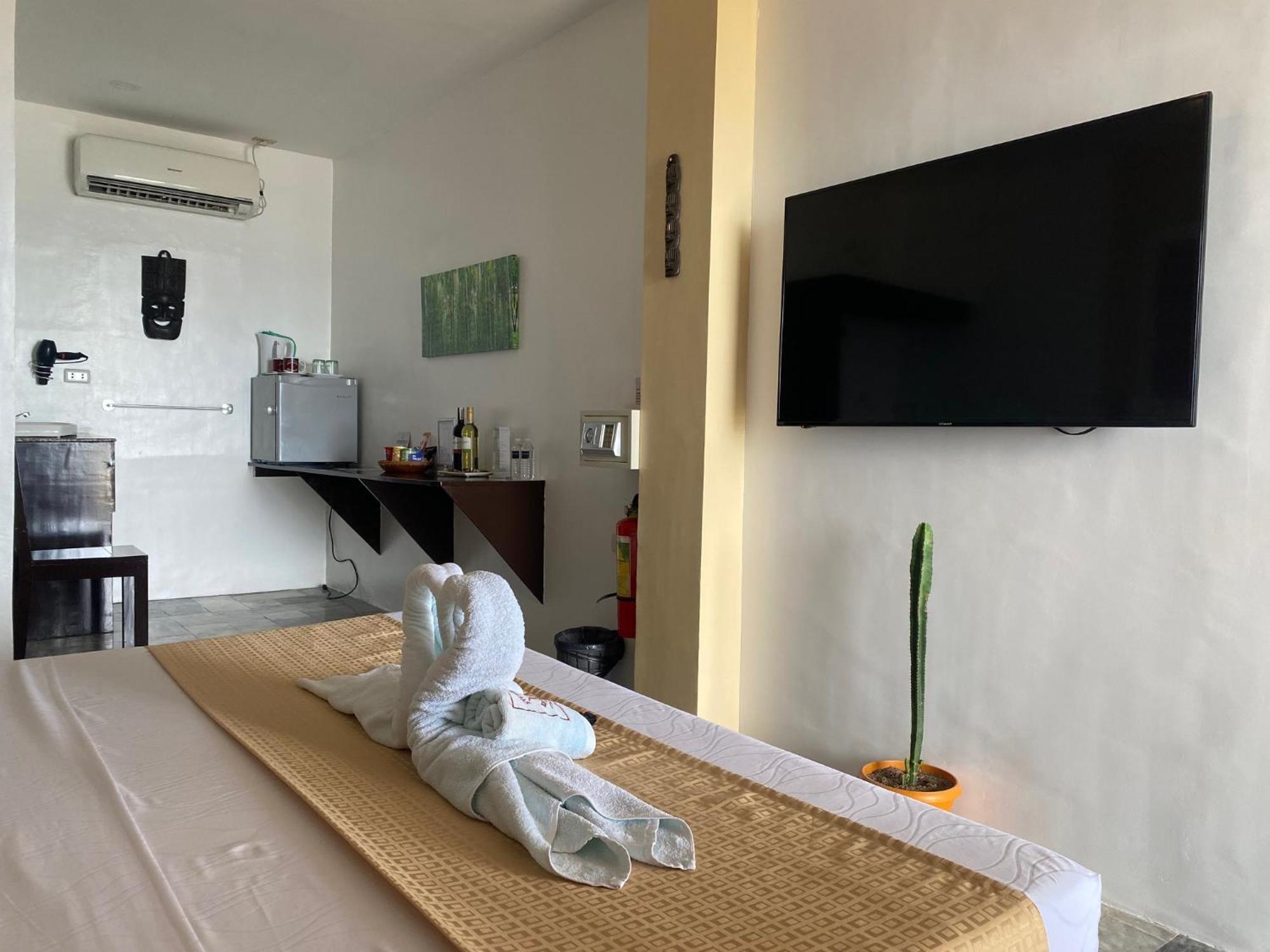 Papa Freds Beach Resort Puerto Galera Dış mekan fotoğraf